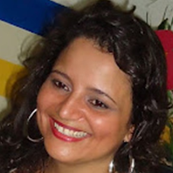 Cristiane Valéria D´Ilio  Lança  