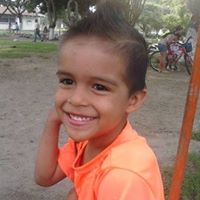 انخيلا  روساليس